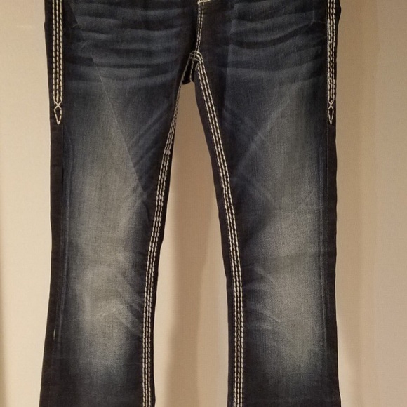 NWOT ROCK REVIVAL “URBAN RED” JEANS - Picture 2 of 11